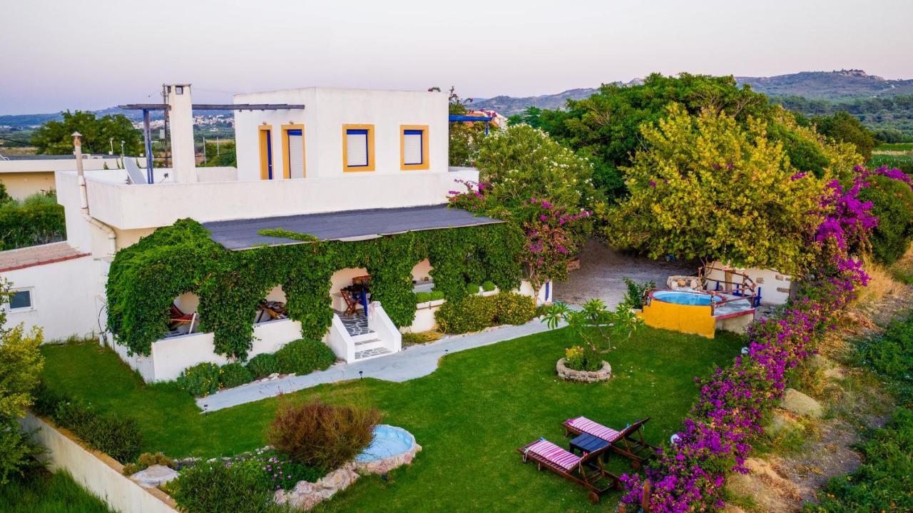 Villa Marqua Kalavarda Luaran gambar