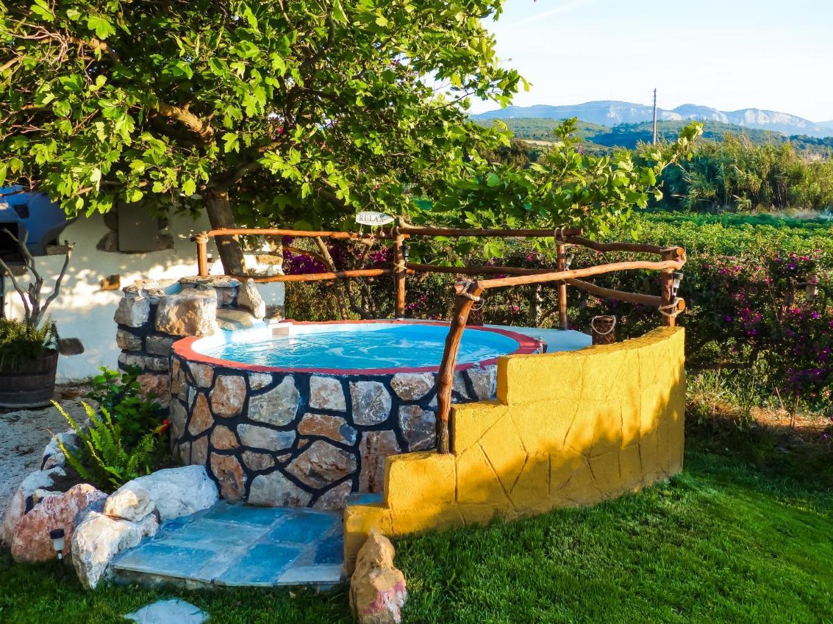 Villa Marqua Kalavarda Luaran gambar